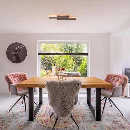 Adenauer Zwoelf - Das 5 Sterne Ferienhaus Mit Sauna Und Garten Am Eifelsteig Kerpen  Luaran gambar