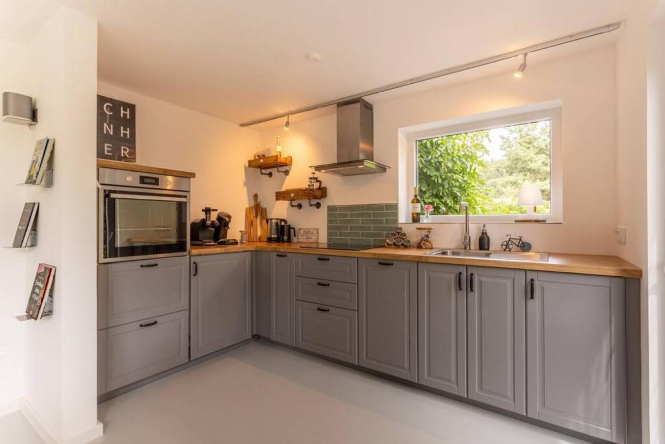 Adenauer Zwoelf - Das 5 Sterne Ferienhaus Mit Sauna Und Garten Am Eifelsteig Kerpen  Luaran gambar