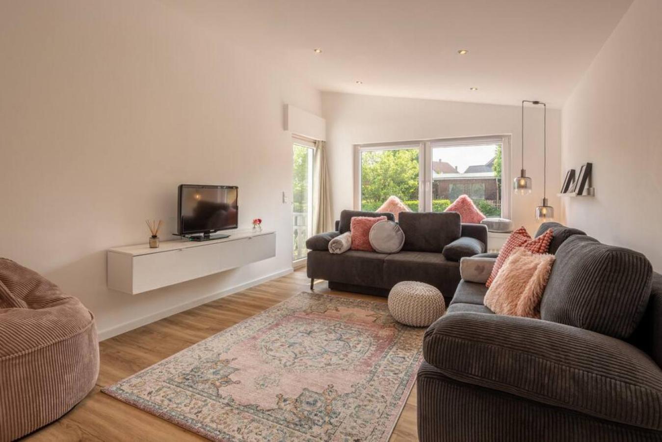Adenauer Zwoelf - Das 5 Sterne Ferienhaus Mit Sauna Und Garten Am Eifelsteig Kerpen  Luaran gambar